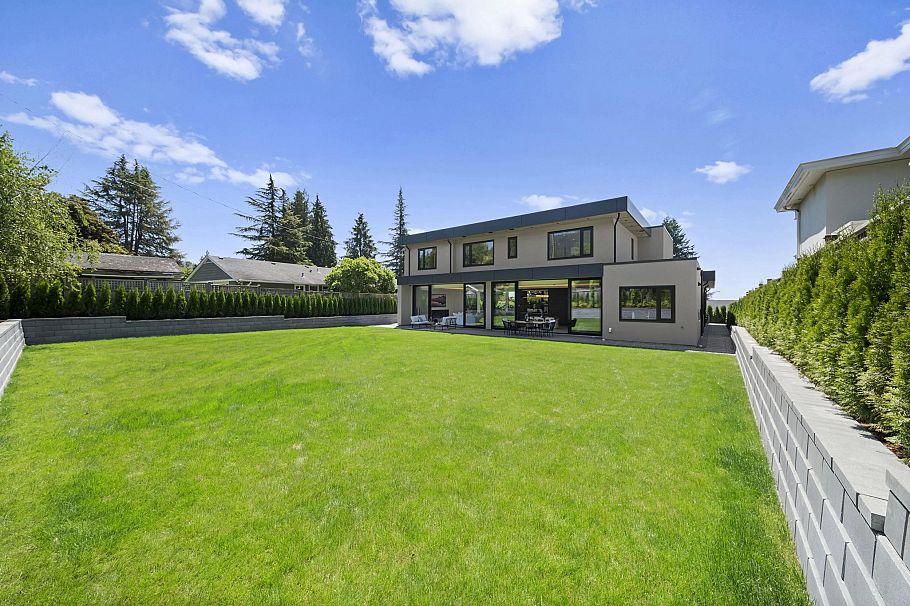 680 Westhyde Place North Vancouver, BC - 25