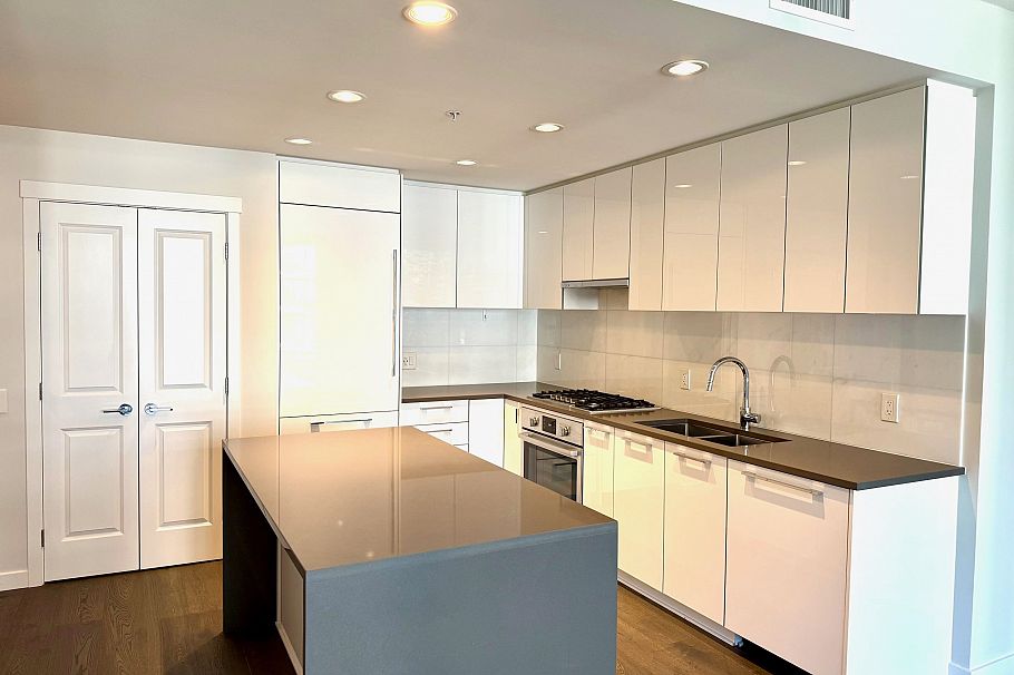 704 3487 Binning Road Vancouver, BC - 10