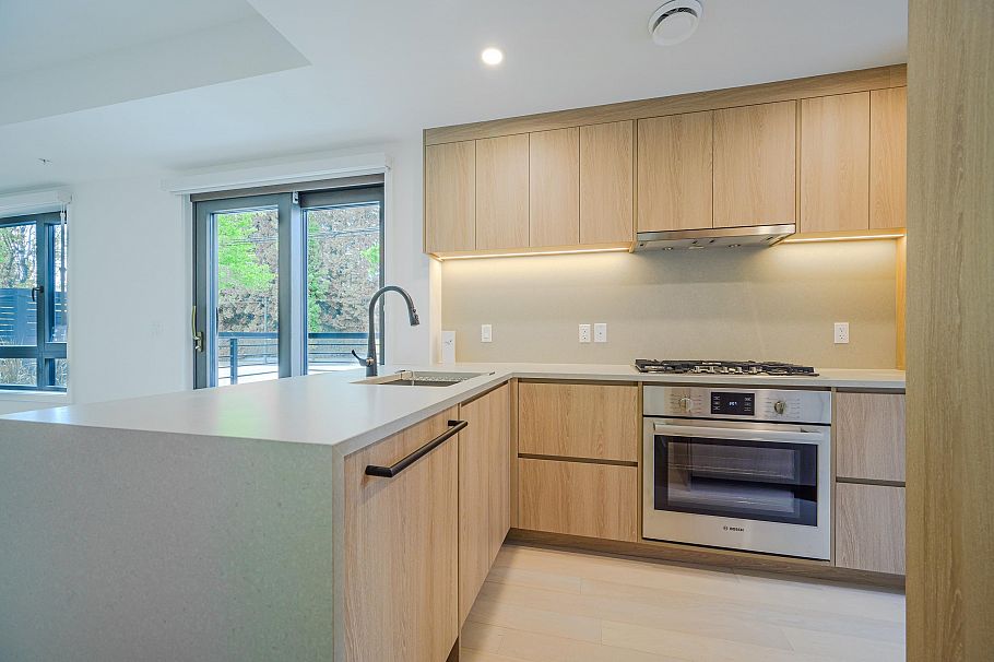 6322 Oak Street Vancouver, BC - 9