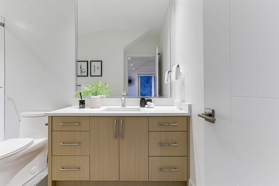 1943 E 6th Avenue Vancouver, BC - 19