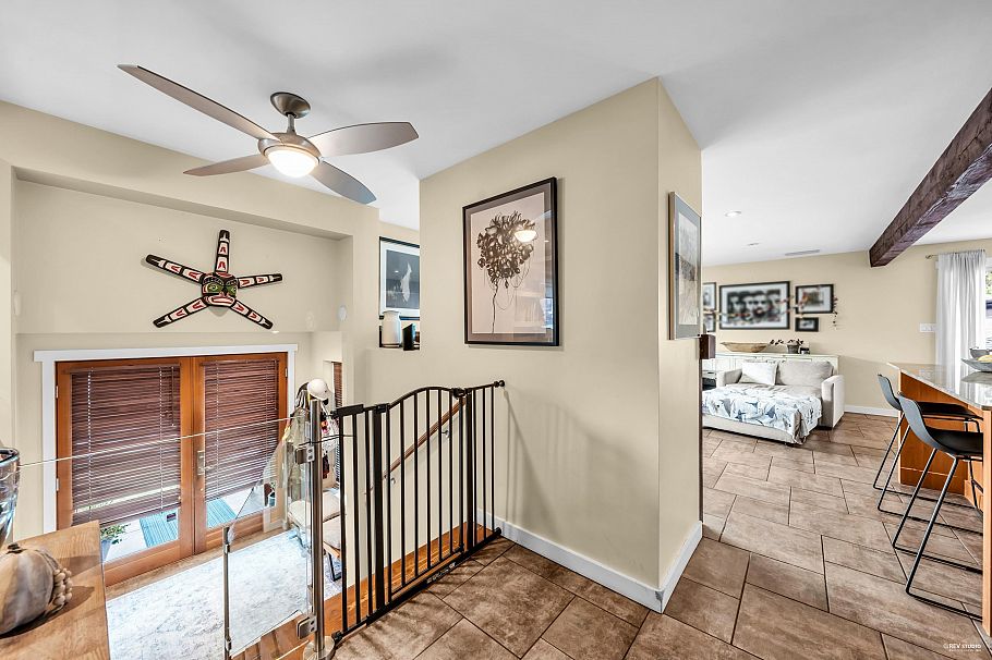 562 Alpine Court North Vancouver, BC - 21