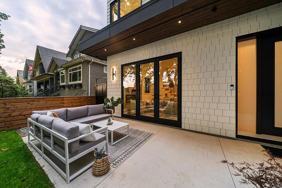 2493 Eton Street Vancouver, BC - 27