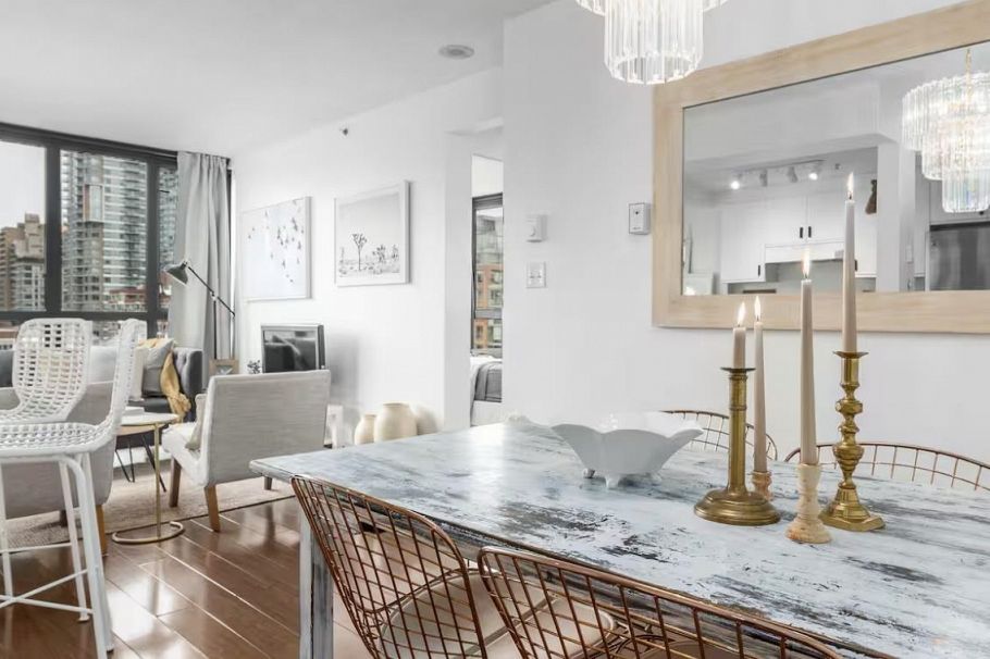 1705 907 BEACH AVENUE, Vancouver BC V6G 1Y3 Vancouver, BC - 3