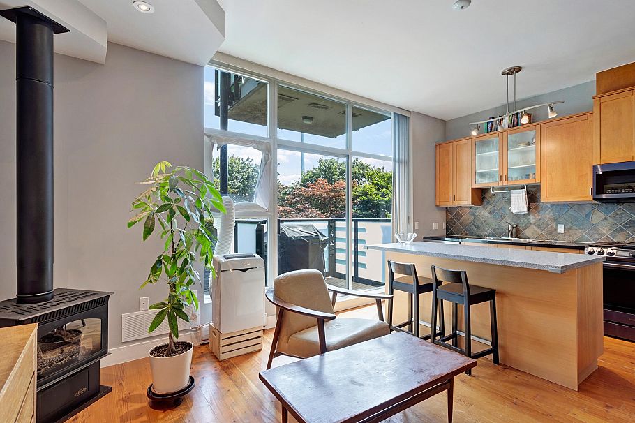 213 8988 Hudson Street Vancouver, BC - 4