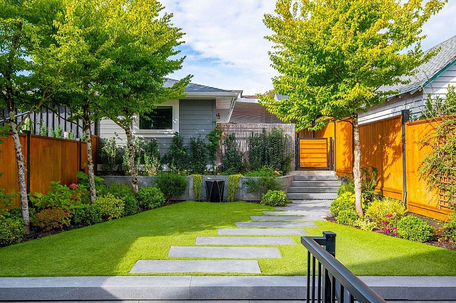 308 E 9th Street North Vancouver, BC - 30