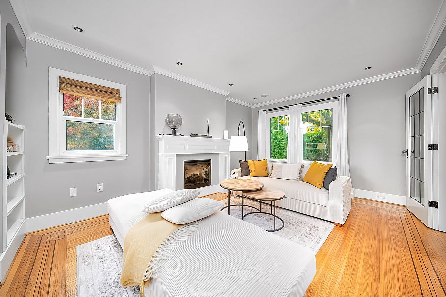 2896 W 41st Avenue Vancouver, BC - 1