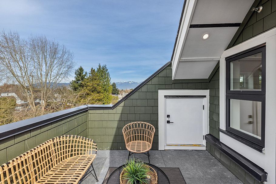 3381 Victoria Drive Vancouver, BC - 24