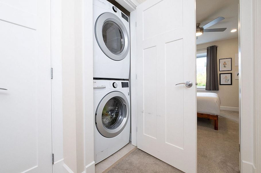 308 E 9th Street North Vancouver, BC - 18