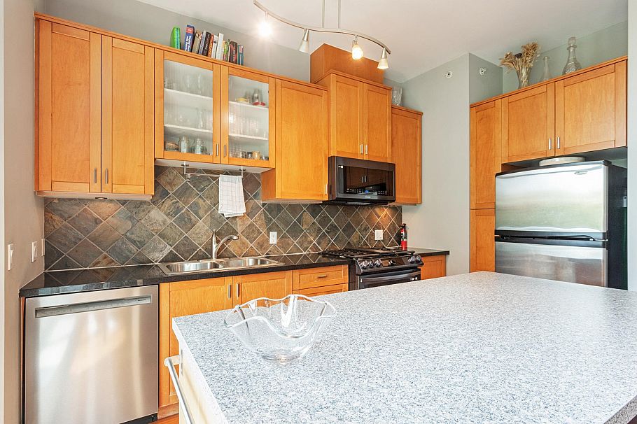 213 8988 Hudson Street Vancouver, BC - 6