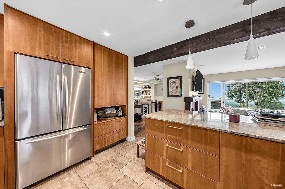 562 Alpine Court North Vancouver, BC - 7