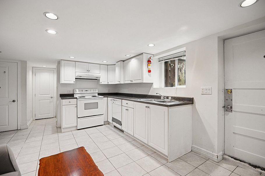 565 E 50th Avenue Vancouver, BC - 13