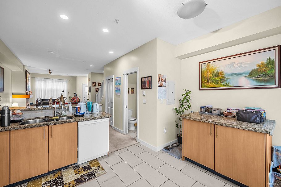 329 W 59th Avenue Vancouver, BC - 15