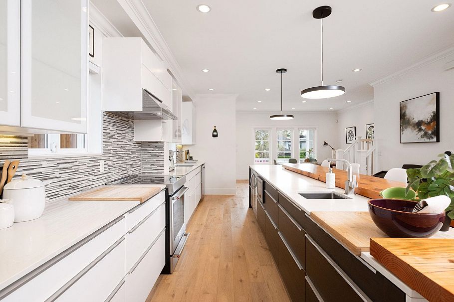 308 E 9th Street North Vancouver, BC - 9