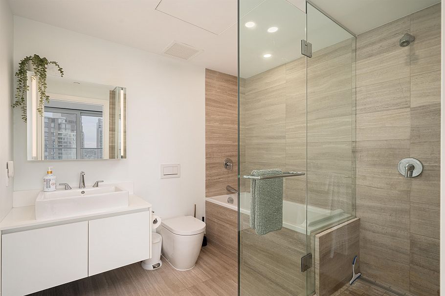 2602 1480 Howe Street Vancouver, BC - 10