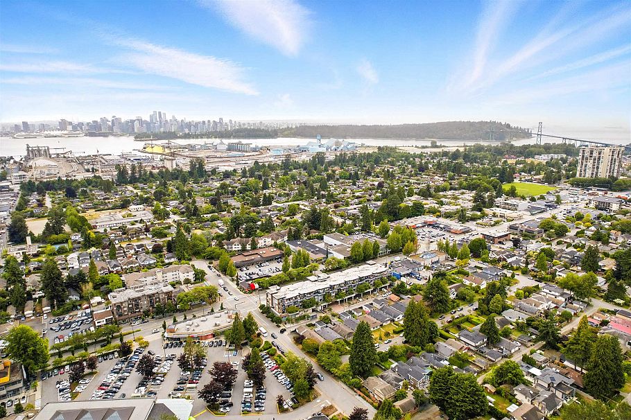 215 1330 Marine Drive North Vancouver, BC - 31