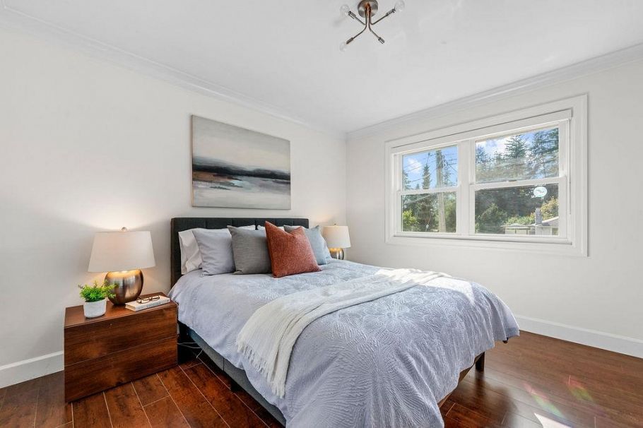 814 Plymouth Drive North Vancouver, BC - 25