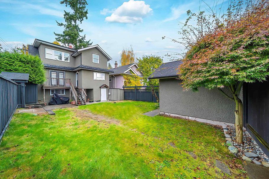 2896 W 41st Avenue Vancouver, BC - 35