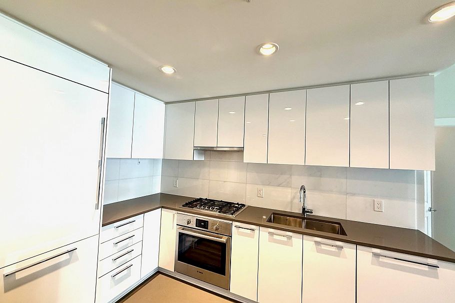 704 3487 Binning Road Vancouver, BC - 11