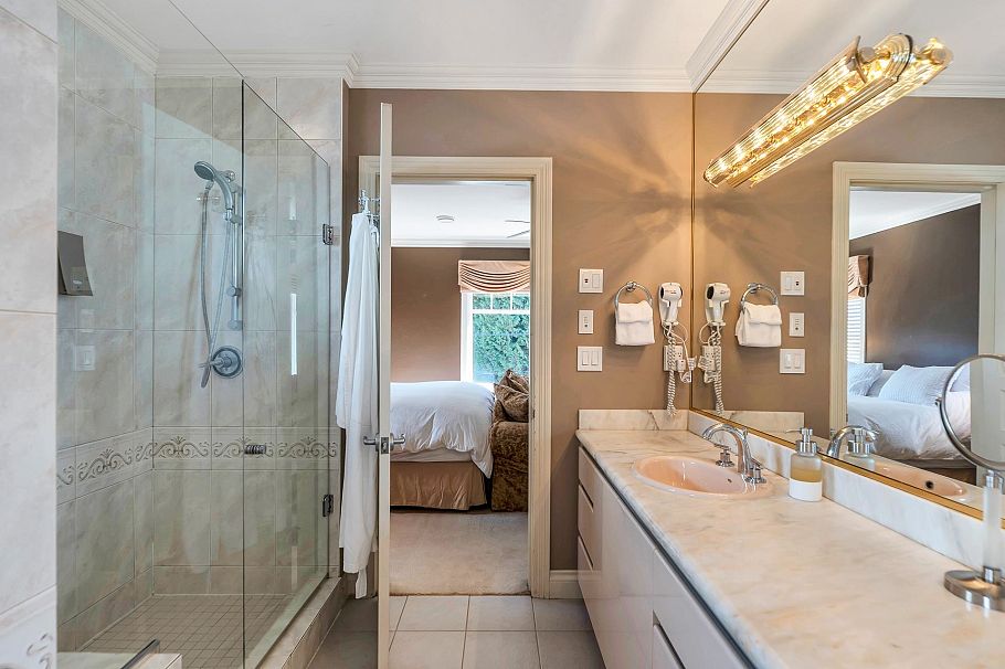 5062 Granville Street Vancouver, BC - 24