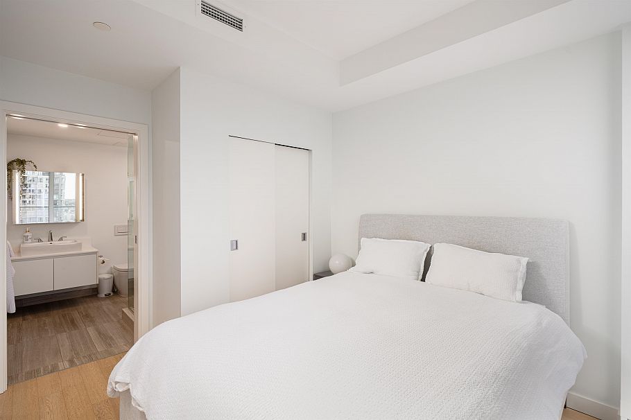 2602 1480 Howe Street Vancouver, BC - 9