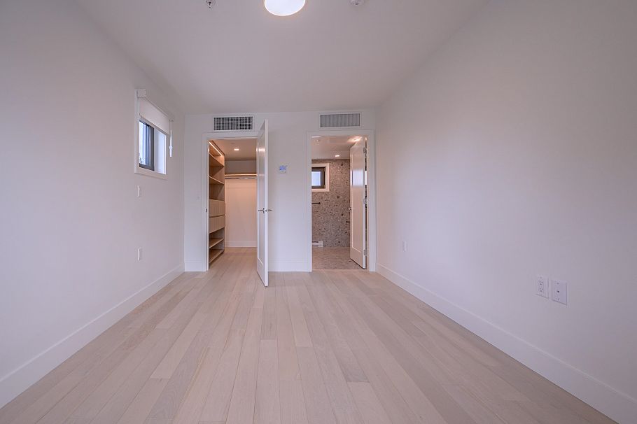 6322 Oak Street Vancouver, BC - 18