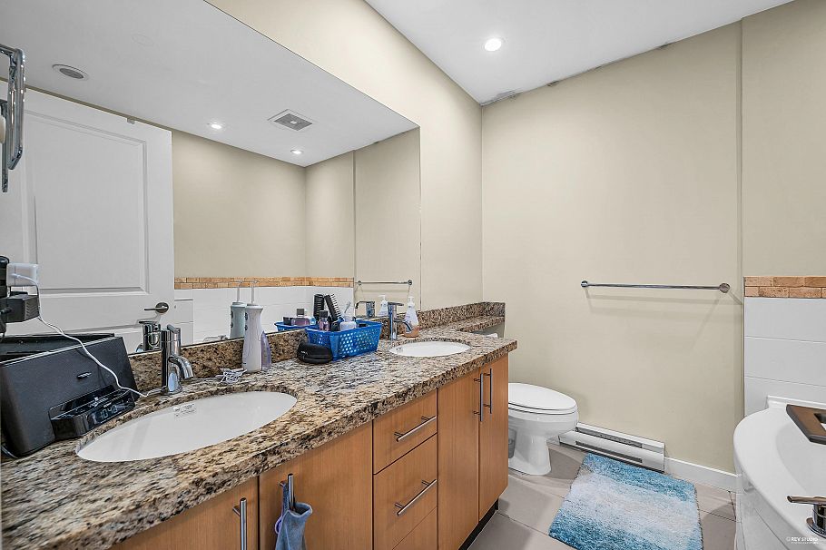 329 W 59th Avenue Vancouver, BC - 8