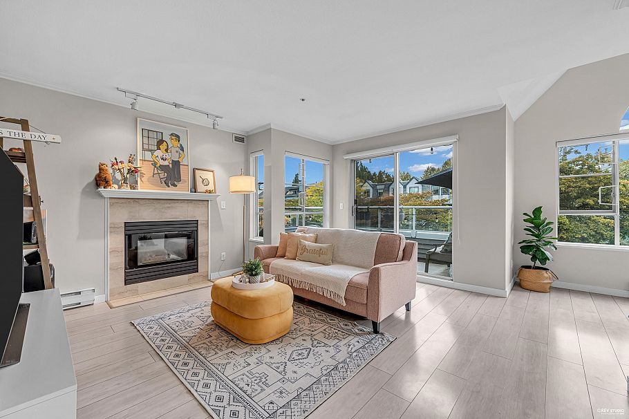 305 868 W 16th Avenue Vancouver, BC - 1