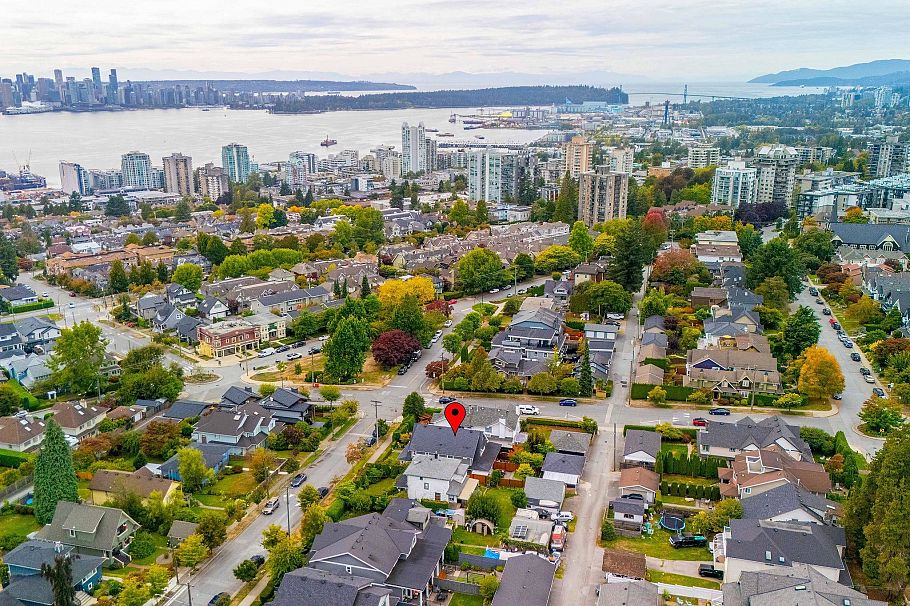 308 E 9th Street North Vancouver, BC - 34