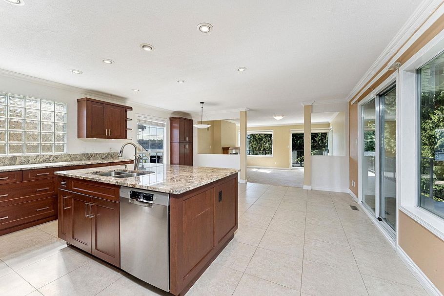 3908 Blantyre Place North Vancouver, BC - 7