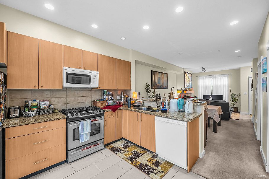 329 W 59th Avenue Vancouver, BC - 12