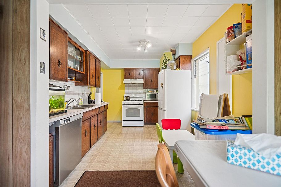 565 E 50th Avenue Vancouver, BC - 11