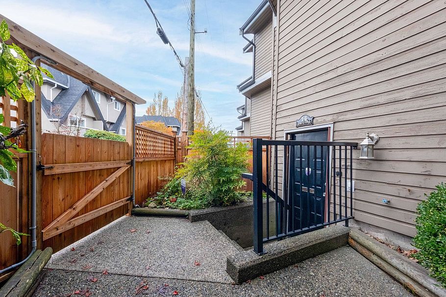 14 251 W 14th Street North Vancouver, BC - 25