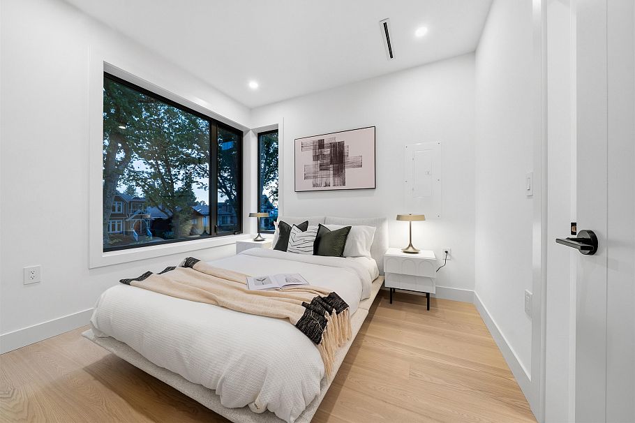 2493 Eton Street Vancouver, BC - 17