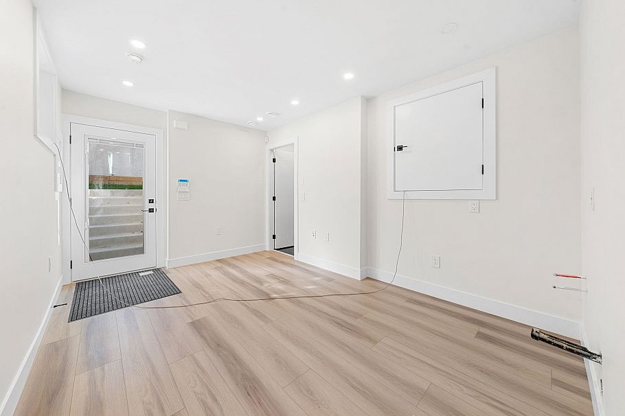 4318 Nanaimo Street Vancouver, BC - 16