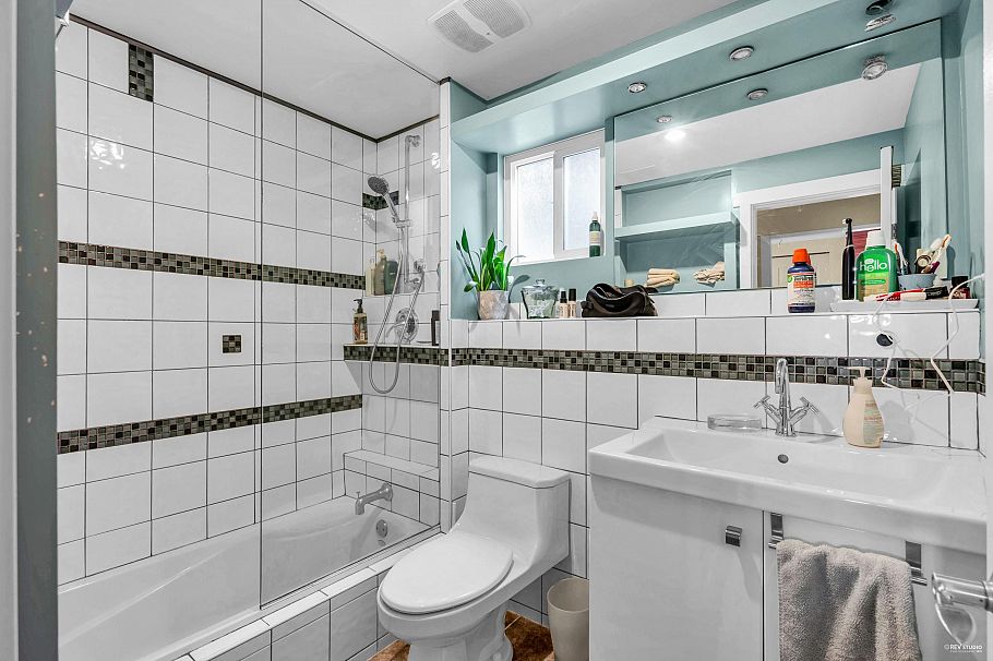 562 Alpine Court North Vancouver, BC - 24