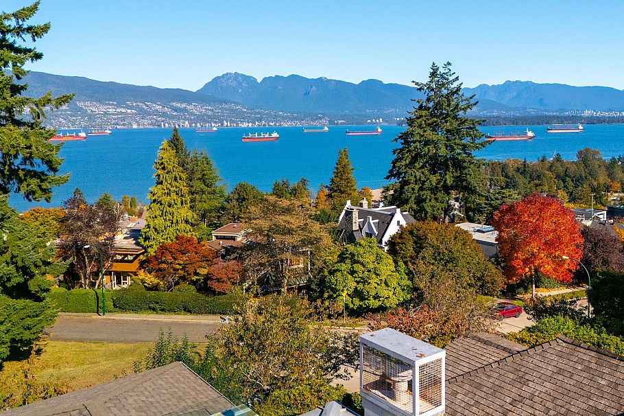 4650 W 2nd Avenue Vancouver, BC - 5