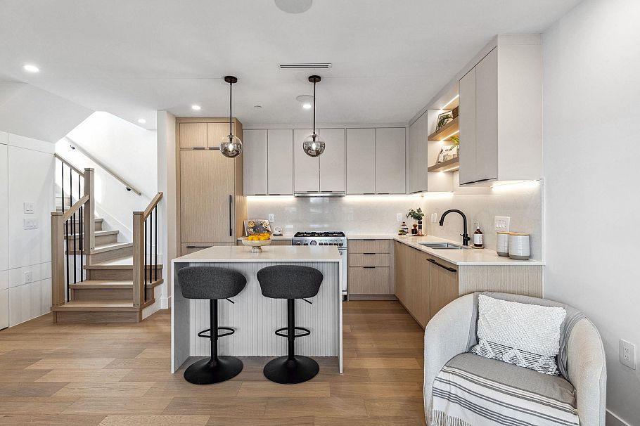 3381 Victoria Drive Vancouver, BC - 13