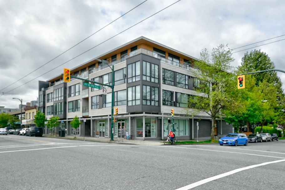 310 5325 West Boulevard Vancouver, BC - 3