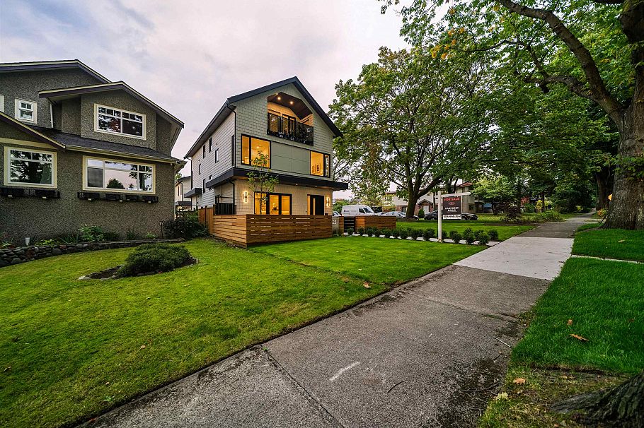 2493 Eton Street Vancouver, BC - 2