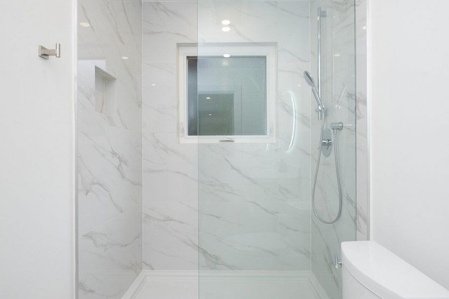 4283 Capilano Road North Vancouver, BC - 29