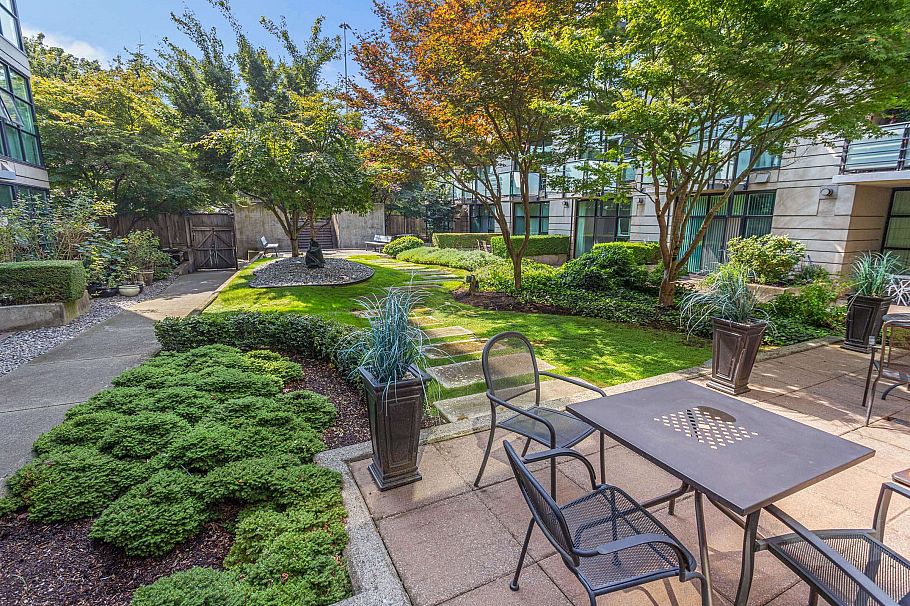 213 8988 Hudson Street Vancouver, BC - 23