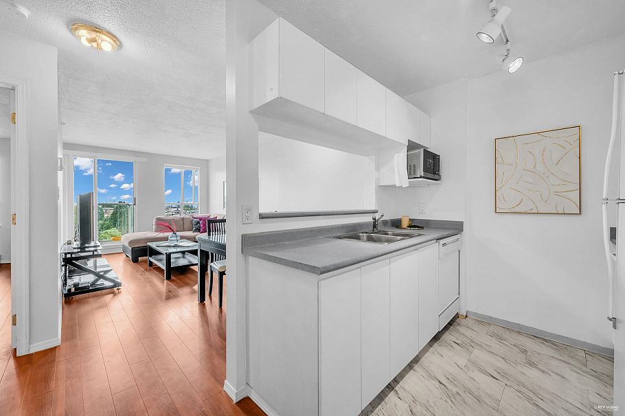 1007 3489 Ascot Place Vancouver, BC - 7