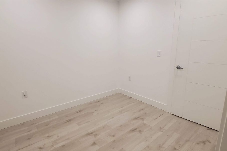 Lower 1XX W 43 AVENUE, Vancouver BC V5Y 2T7 Vancouver, BC - 13