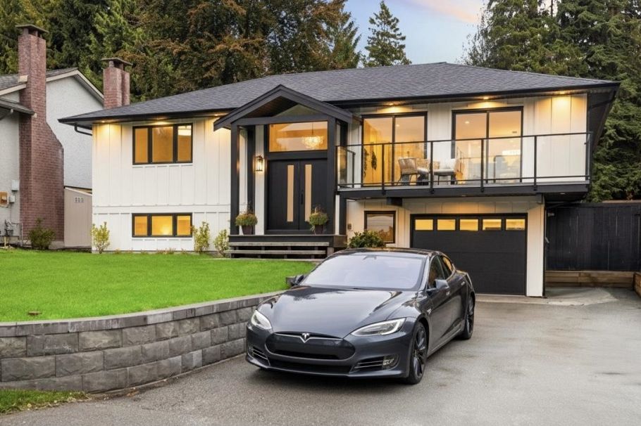 2654 Masefield Road North Vancouver, BC - 1