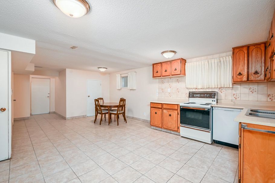 3226 E 1st Avenue Vancouver, BC - 11