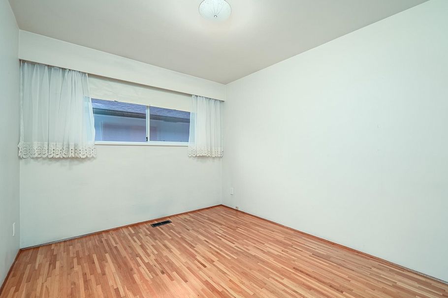 3226 E 1st Avenue Vancouver, BC - 8