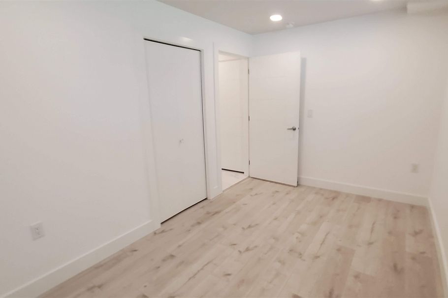 Lower 1XX W 43 AVENUE, Vancouver BC V5Y 2T7 Vancouver, BC - 16