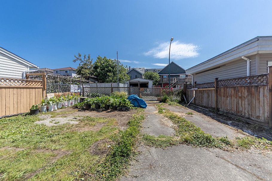 4836 Clarendon Street Vancouver, BC - 9