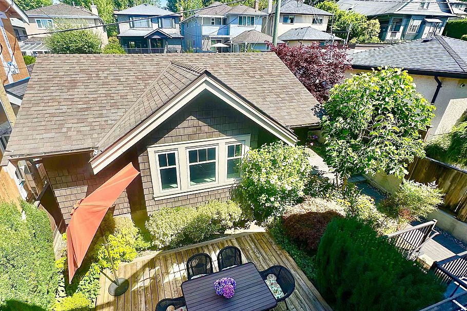 2967 W 43rd Avenue Vancouver, BC - 39