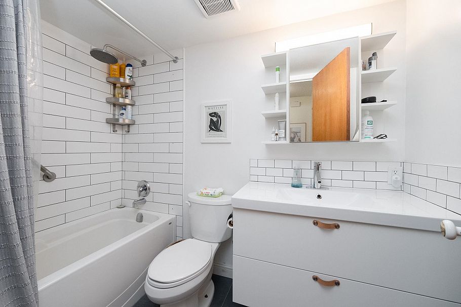 412 555 W 28 Street North Vancouver, BC - 19